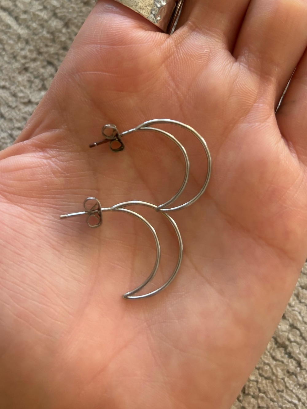 Silver moon earrings!🌛